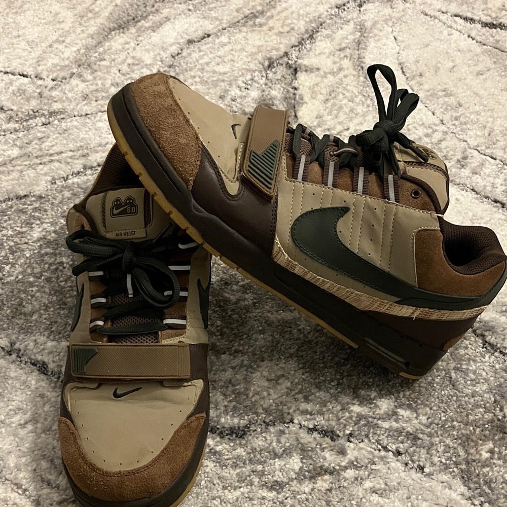 Nike 6.0 Air Heist in Brown and Olive Green - Picture 4 of 7